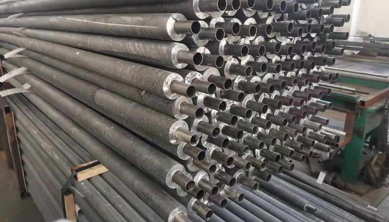 Ống tản nhiệt cánh nhôm và vai trò quan trọng trong hệ thống năng lượng mặt trời